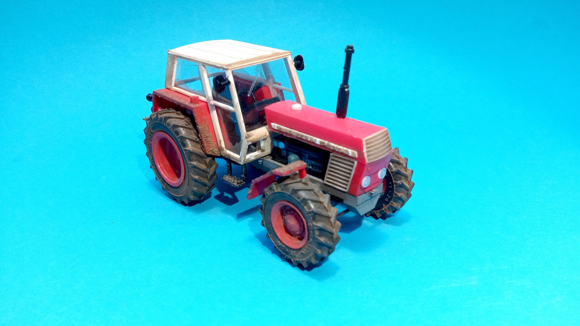 1:43 - traktor Zetor Crystal 12045 - PATINA