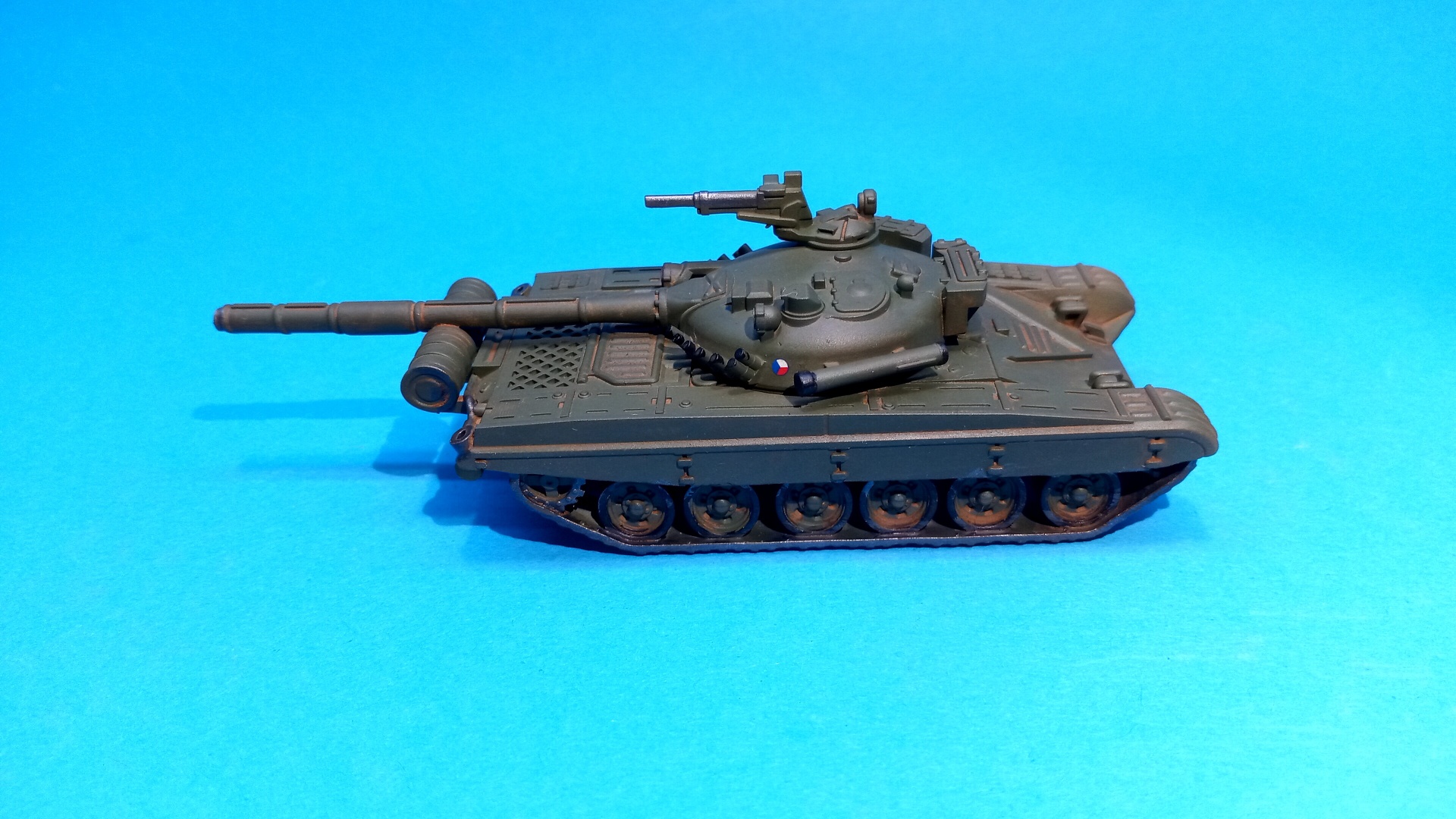 tank T72A - statický model 1:87