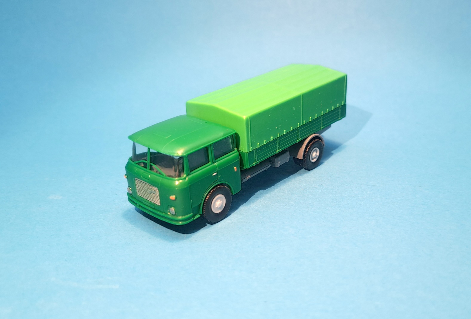 1:87 - Škoda 706 - valník s plachtou