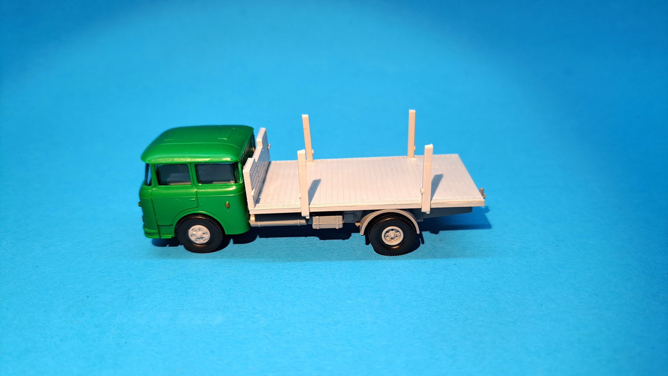 Škoda 706 - přepravník dřeva s klanicemi - 1:87