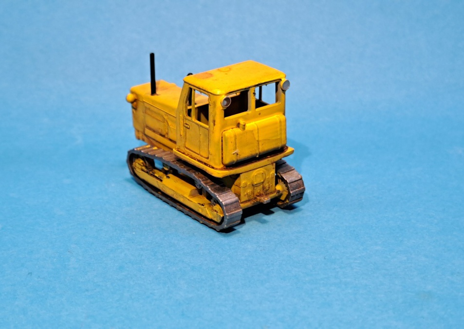 pásový traktor T-4A - 1:87    