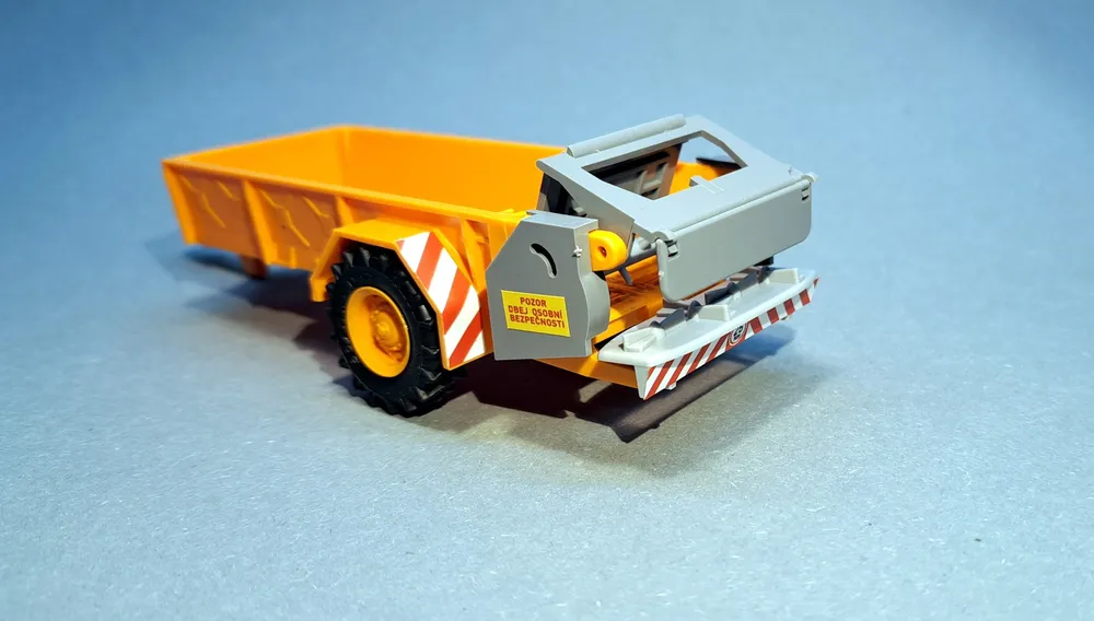 1:43 - rozmetadlo RUR-5 k traktoru Zetor Crystal 12045 - hotový model - oranžová
