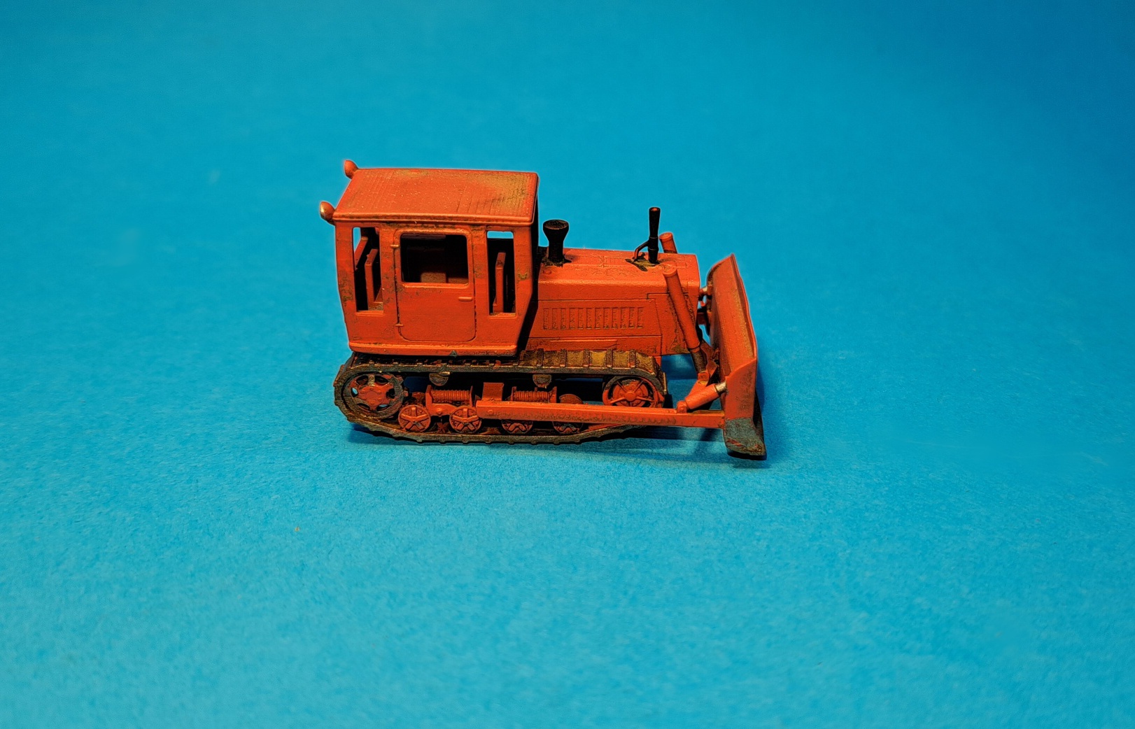 Buldozer DT-75 - 1:87    