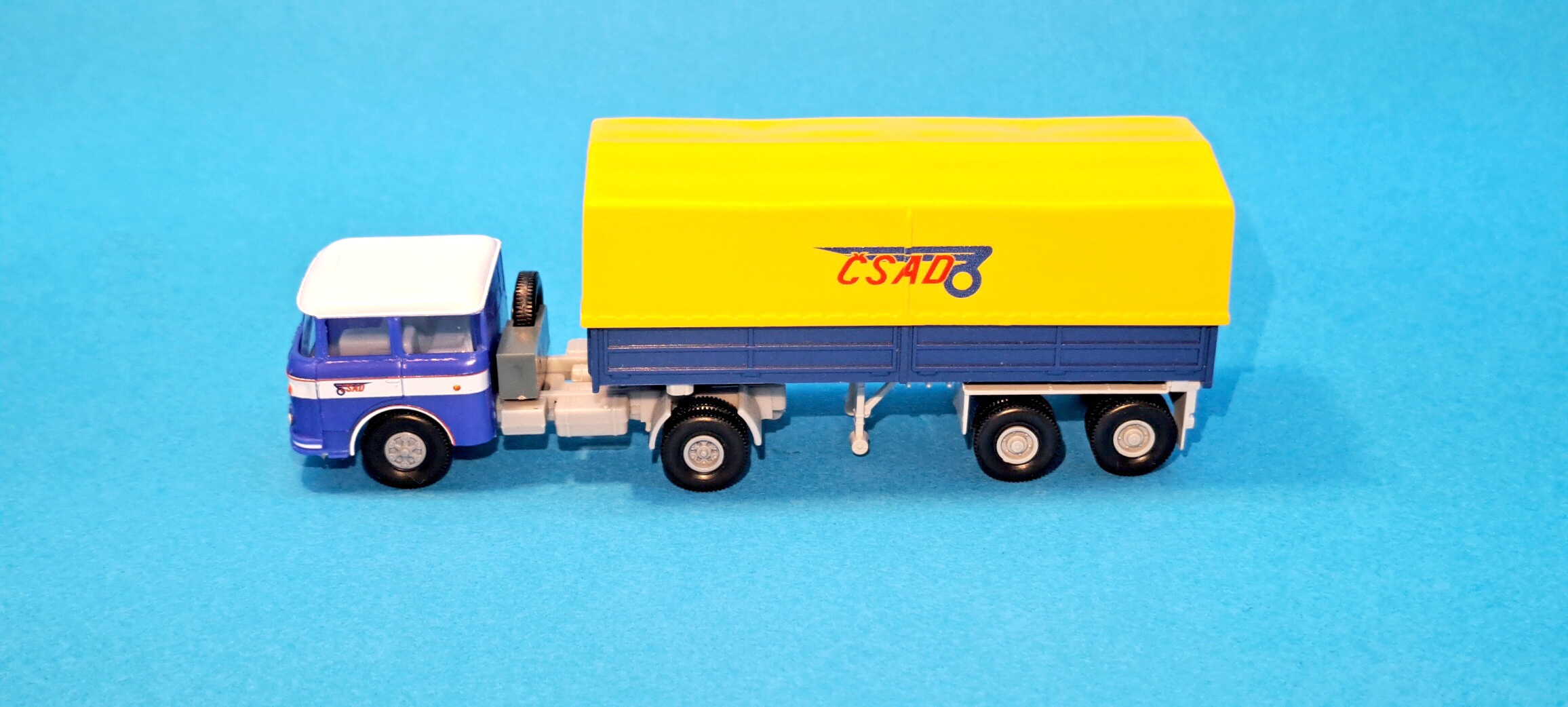 ŠKODA 706 tahač - stará maska + návěs s plachtou - ČSAD 1:87