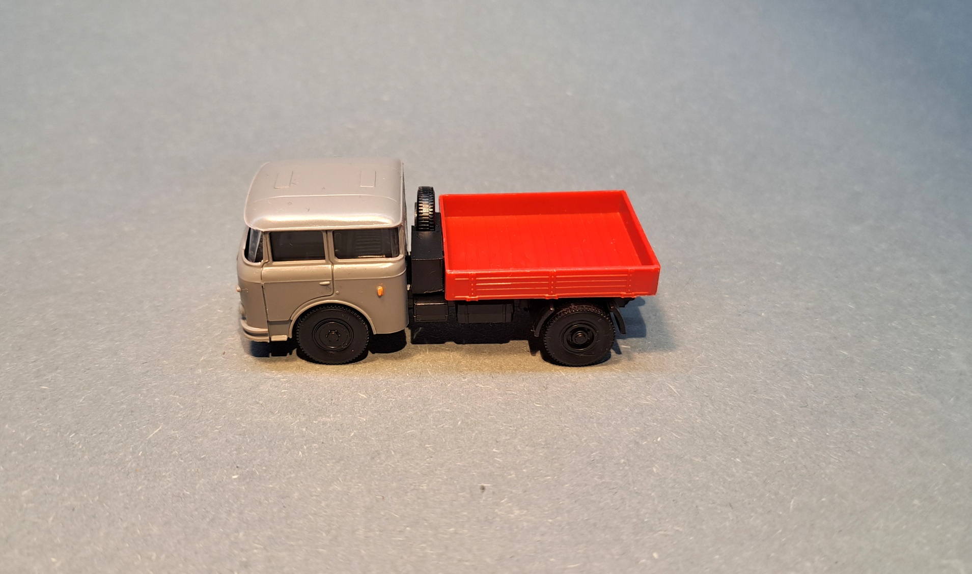 * Škoda 706 - valník - 1:87      č.5