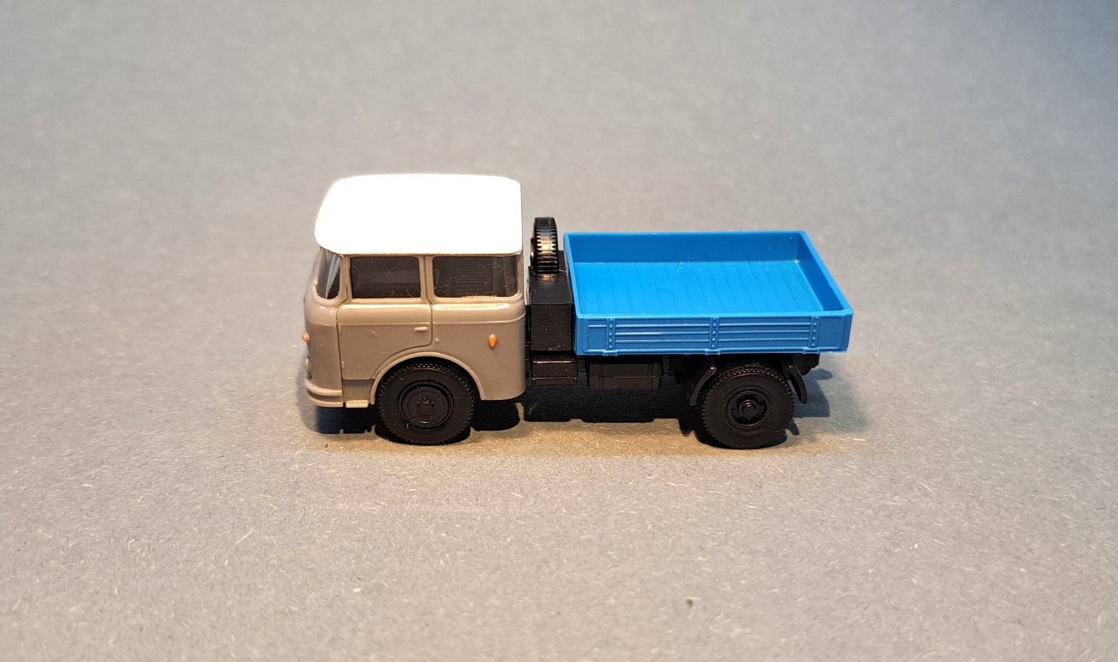 * Škoda 706 - valník - 1:87      č.6