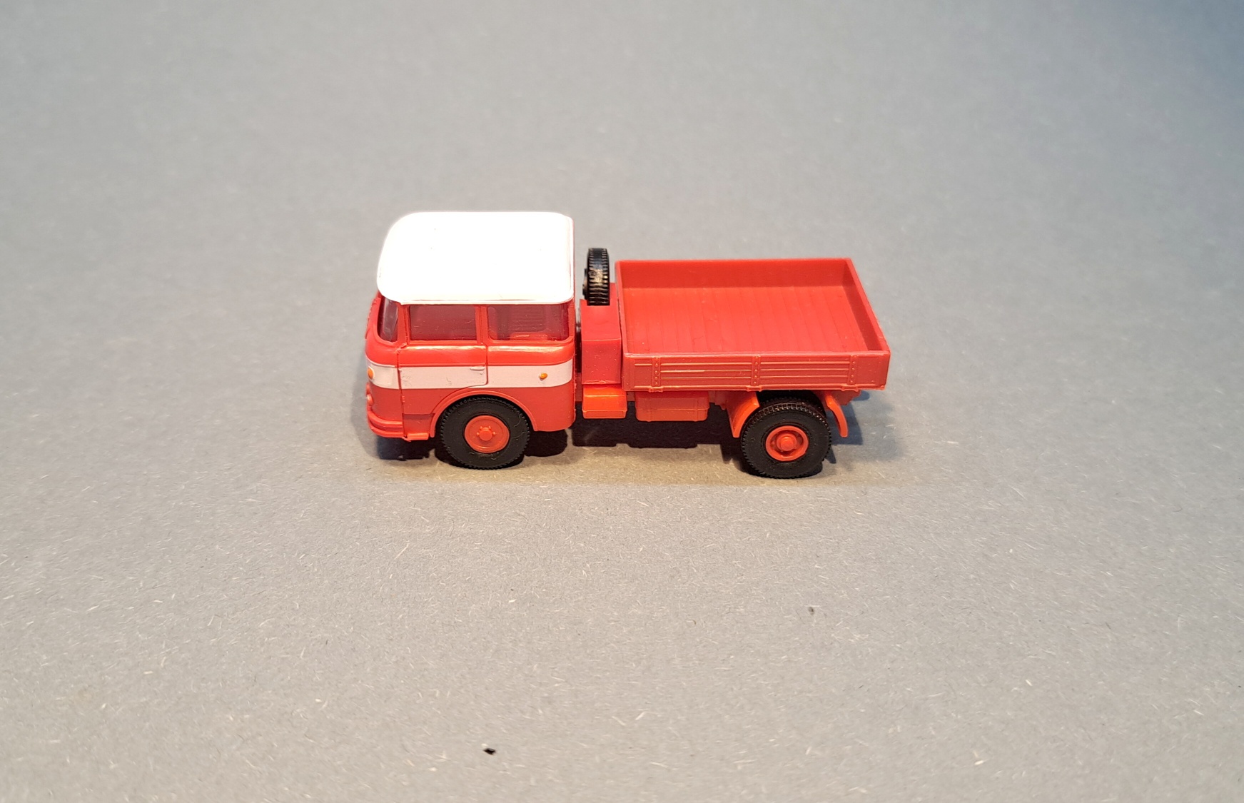 * Škoda 706 - valník - 1:87      č.8