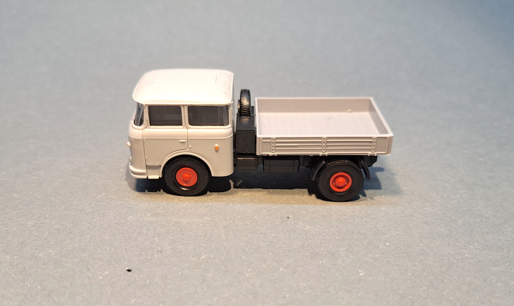 * Škoda 706 - valník - 1:87      č.9