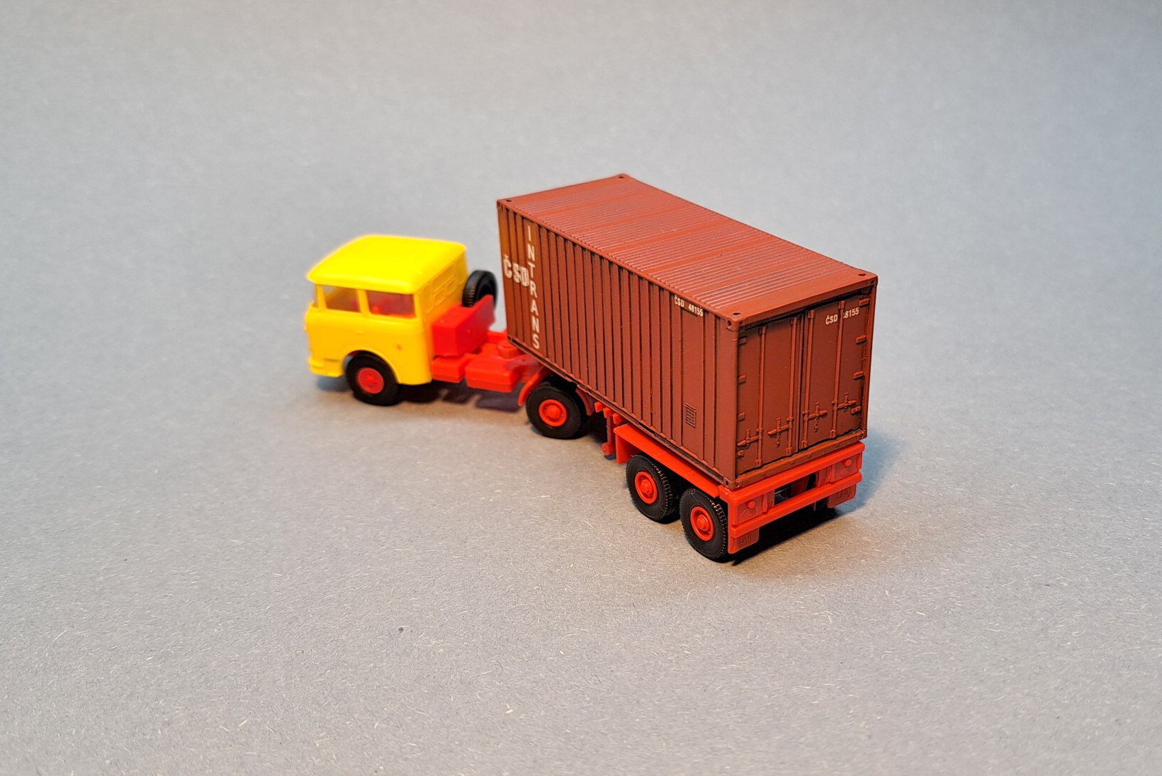 * Škoda 706 + návěs s 20" kontejnerem - 1:87    