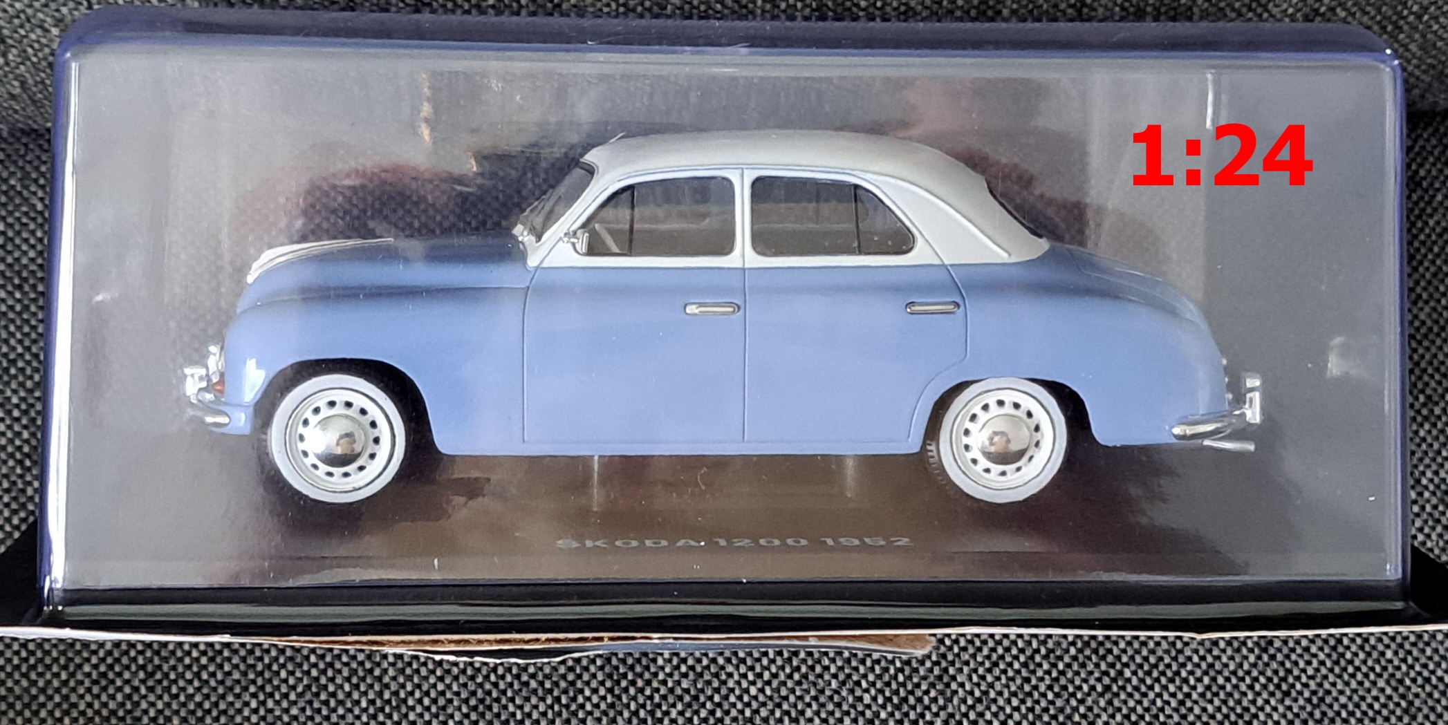 1:24 - Škoda 1200 