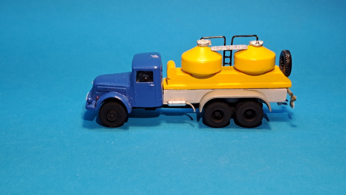 TATRA 111 přeprava cementu - 1:87    