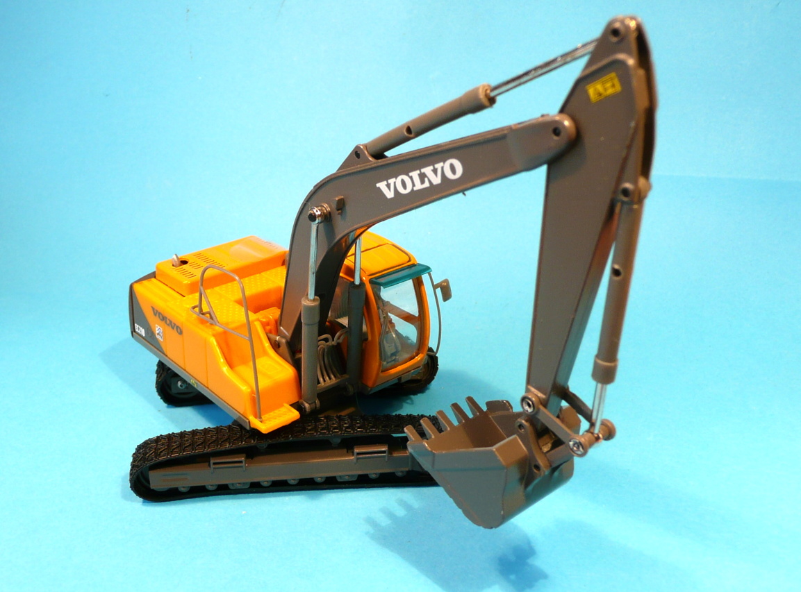 VOLVO EC210 - 1:50