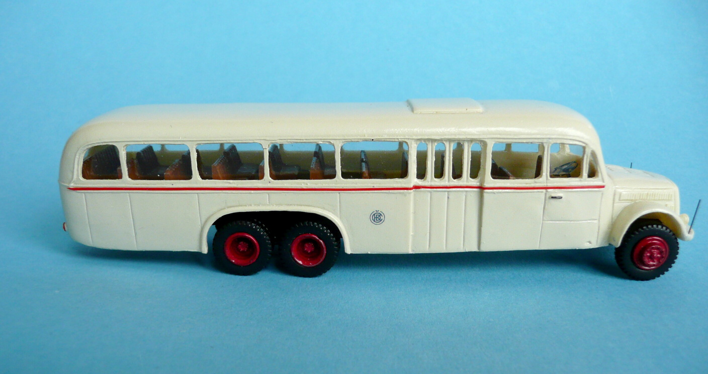TATRA 111 autobus 1953 - 1:87