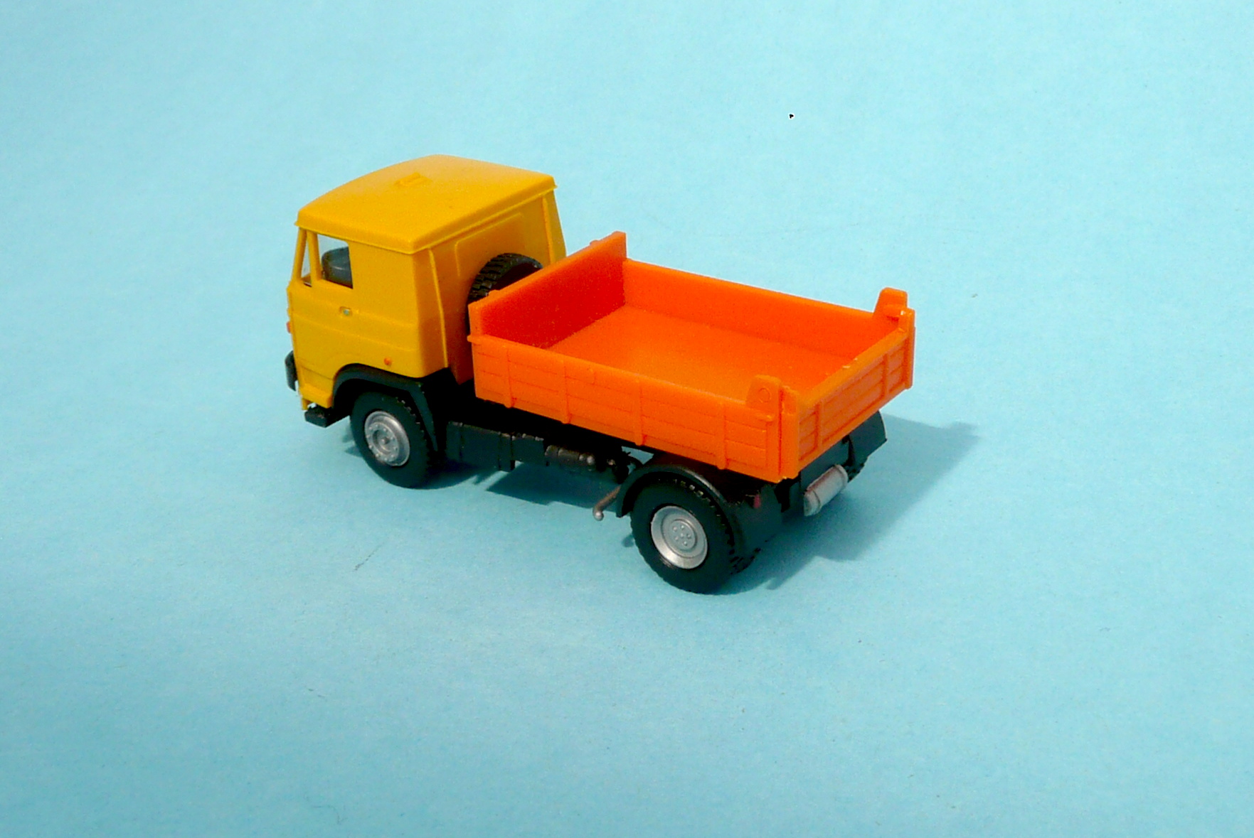 1:87 - LIAZ  - sklápěč krátký S1