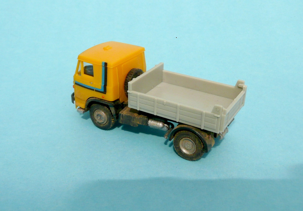 1:87 - LIAZ  - sklápěč krátký S1 - patinovaný