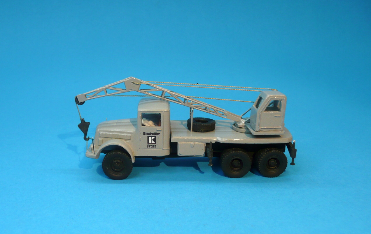 TATRA 111 -  autojeřáb K32 - 1:87