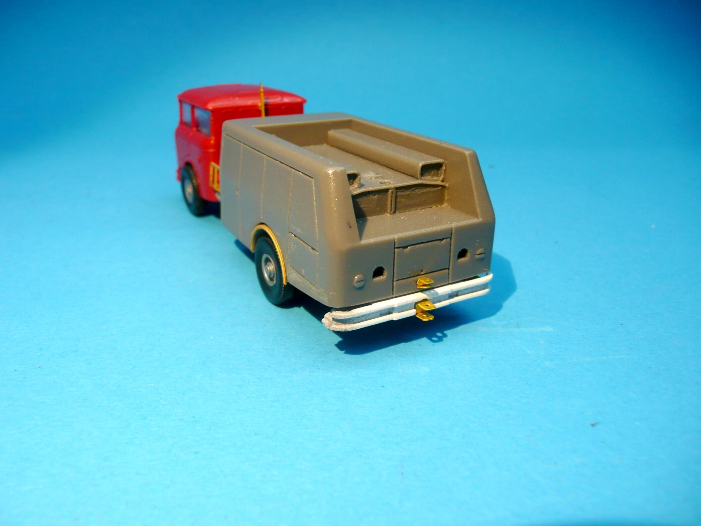 Škoda 706 RTHP - 1:87 - stavebnice