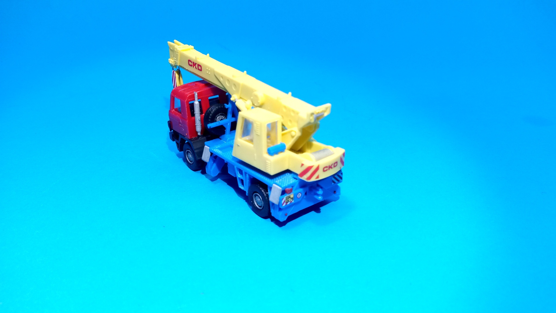 Tatra 815 4x4 - jeřáb AD125 - 1:87    
