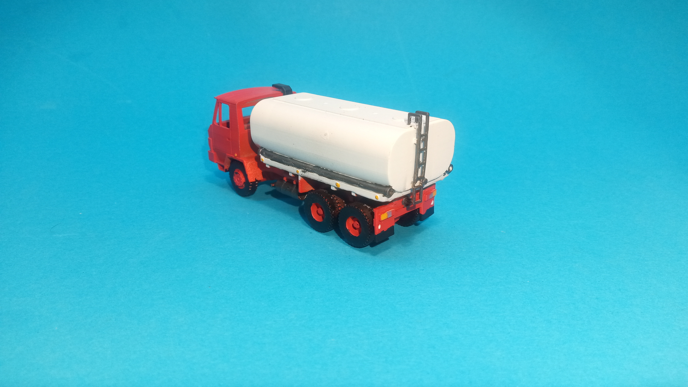 TATRA 815 6x6 cisterna - 1:87