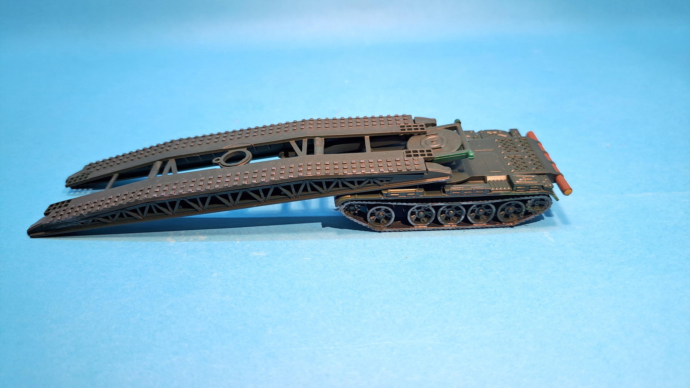 Tank T54 s mostní konstrukcí - 1:87      