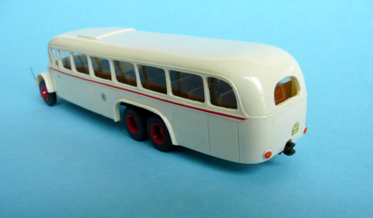 TATRA 111 autobus 1953 - 1:87