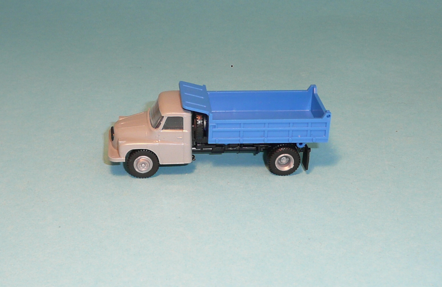 TATRA 137 sklápěč S3 prototyp - 1:87