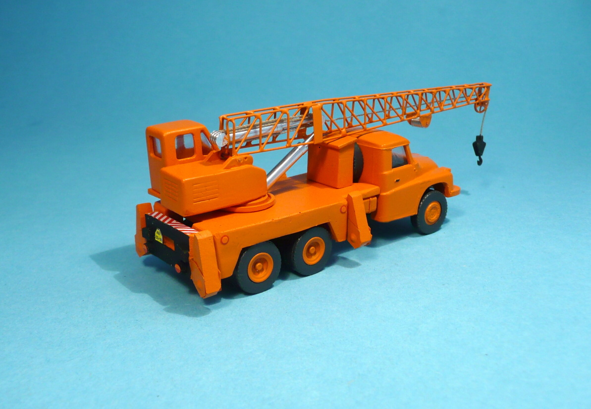 TATRA 138 jeřáb HSC-5 krátké rameno - 1:87