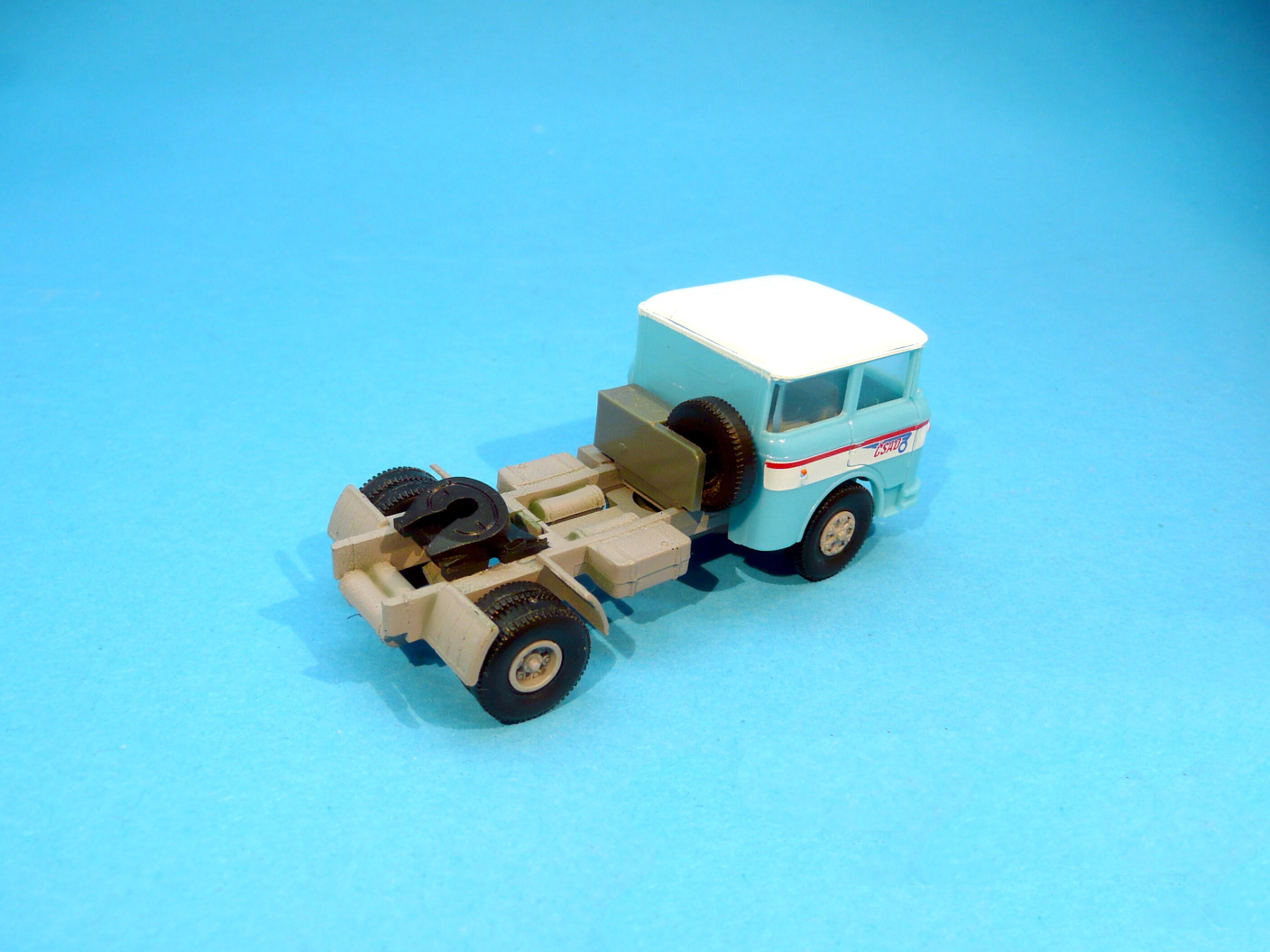 Škoda 706 - tahač ČSAD - TRILEX kola 1:87 