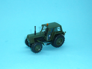 1:43 - traktor Zetor Crystal 12045 - vojenská zelená ČSLA/AČR - hotový model