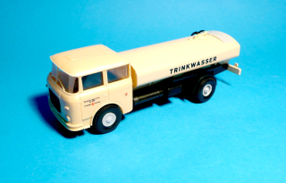 * Škoda 706 - cisterna Rotes Kreuz Drinkwasser - 1:87 