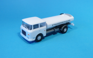 * Škoda 706 - cisterna Strassenreinigung - 1:87    