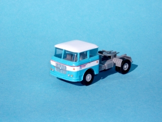 * Škoda 706 - tahač ČSAD - 1:87 