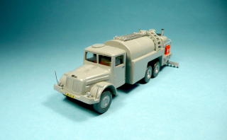TATRA 111 rozstřikovač živice RŽ-7 - 1:87