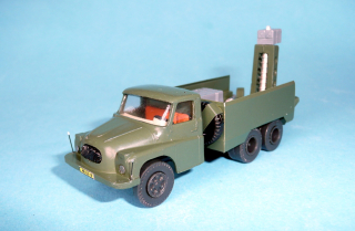 TATRA 138 vrtná souprava zelená - 1:87