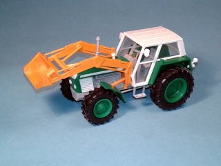 1:43 - traktor Zetor Crystal 12045 - s čelným nakladačem