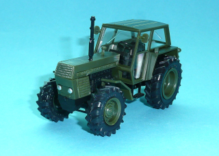 1:43 - traktor Zetor Crystal 12045 - vojenská zelená - stavebnice