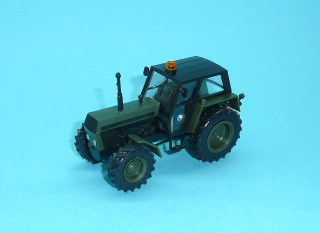 1:43 - traktor Zetor Crystal 12045 - vojenská zelená ČSLA/AČR - stavebnice
