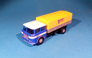 Škoda 706 - stará maska - valník s plachtou - TRILEX kola 1:87 