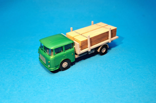 Škoda 706 - přepravník dřeva s nákladem prken - 1:87