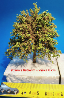 Strom listnatý - výška cca 8 cm - s listím