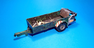 1:43 - rozmetadlo RUR-5 k traktoru Zetor Crystal 12045 - zelené
