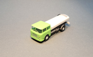 * Škoda 706 - cisterna - 1:87    